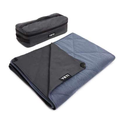 YETI Lowlands Blanket with Travel Bag