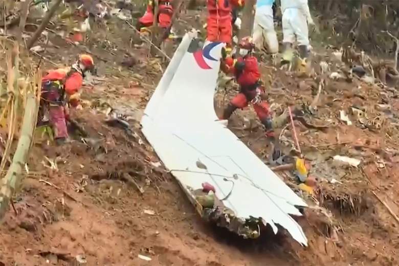 china airplane crash video
