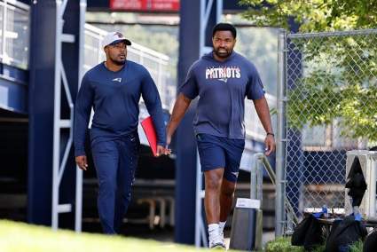 27-Year-Old Patriots Coach Has Earned Bill Belichick’s ‘Complete Trust’