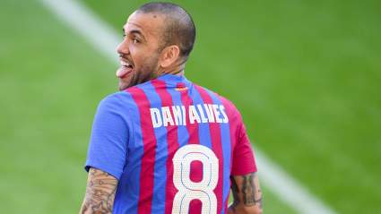 Barcelona Decide on New No. 8 After Dani Alves Exit: Report