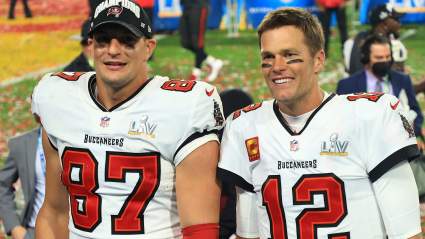 Ex-Bears TE Named as ‘Iconic’ Gronk Replacement