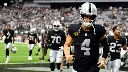 Ex-Raiders Teammate Issues Strong Thoughts on Derek Carr