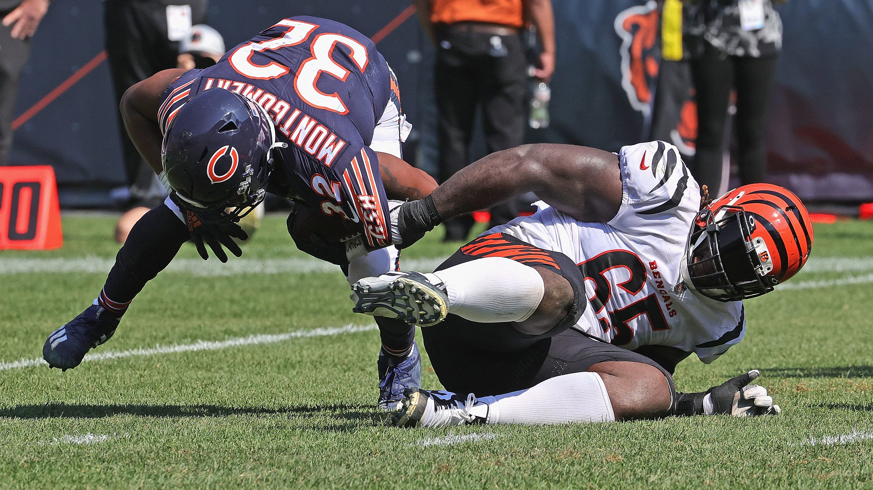 Bears do not sign defensive tackle Larry Ogunjobi after failed physical