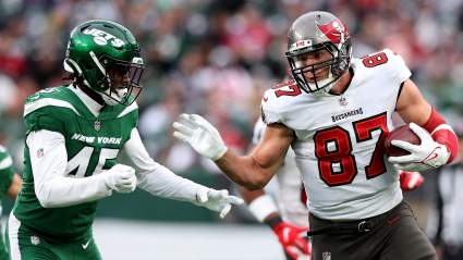 Analyst Suggests Ex-Jets TE as Rob Gronkowski Replacement in Tampa