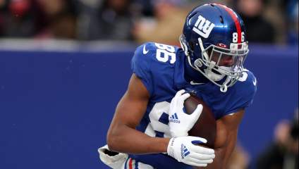Bears Urged to ‘Pick Up the Phone’ & Call About NFC East WR