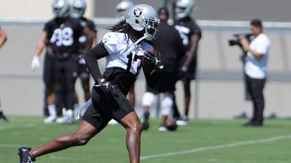 Raiders’ Davante Adams Has Strong Words for Hunter Renfrow