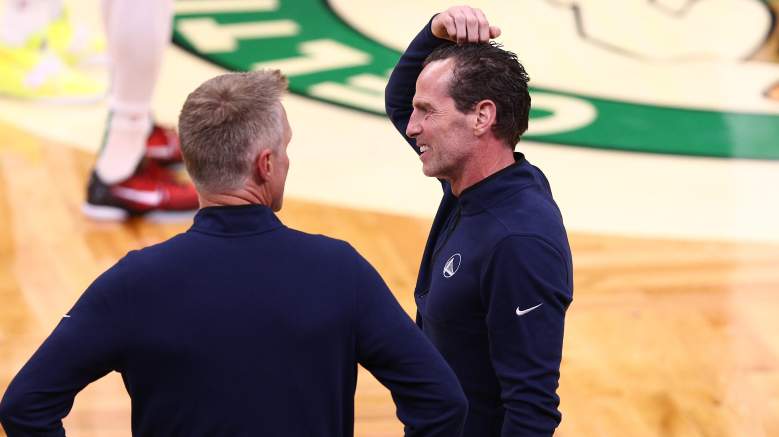 Kenny Atkinson (right), Warriors assistant coach