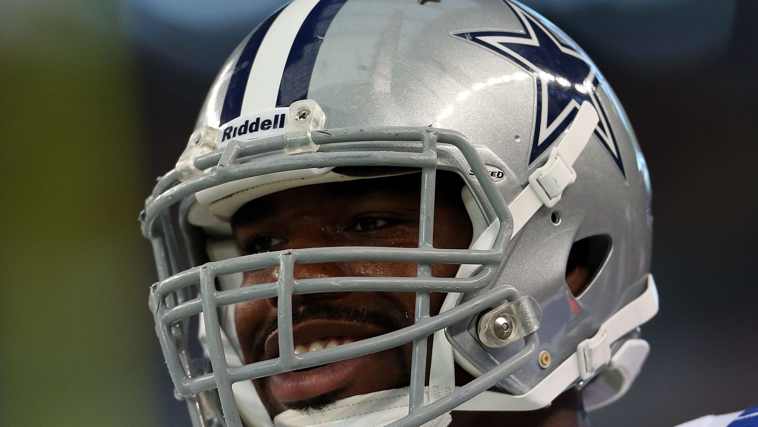 Dallas Cowboys replace Tyron Smith in 2022 mock draft