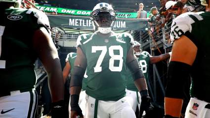 Falcons Sign Ex-Jets, Colts Center