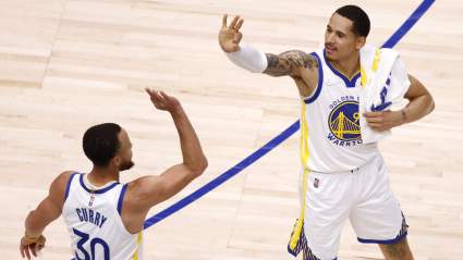 Warriors Will Extend Qualifying Offer to Fan-Favorite Big Man: Insider