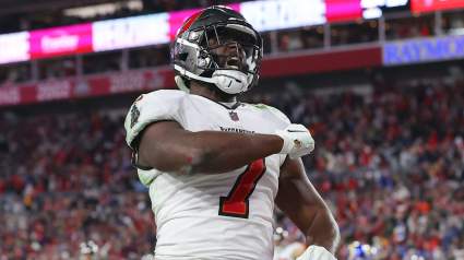 Bucs’ Leonard Fournette Fact-Checks NFL Analyst’s Rant