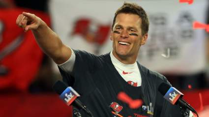 Bucs’ Tom Brady Sends Message to Steph Curry, Warriors After Finals Win