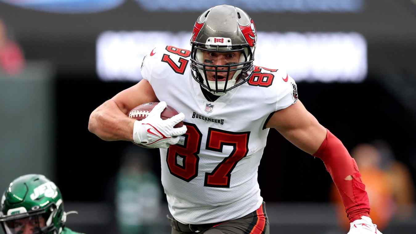 Bucs' Rob Gronkowski Breaks Silence on Retirement