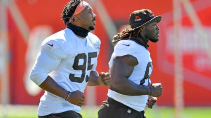 Ex-Browns Defender Clears Air With Steelers QB Over Infamous Brawl