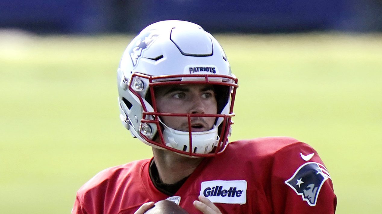 Jarrett Stidham gets call as Patriots' No. 2 quarterback against