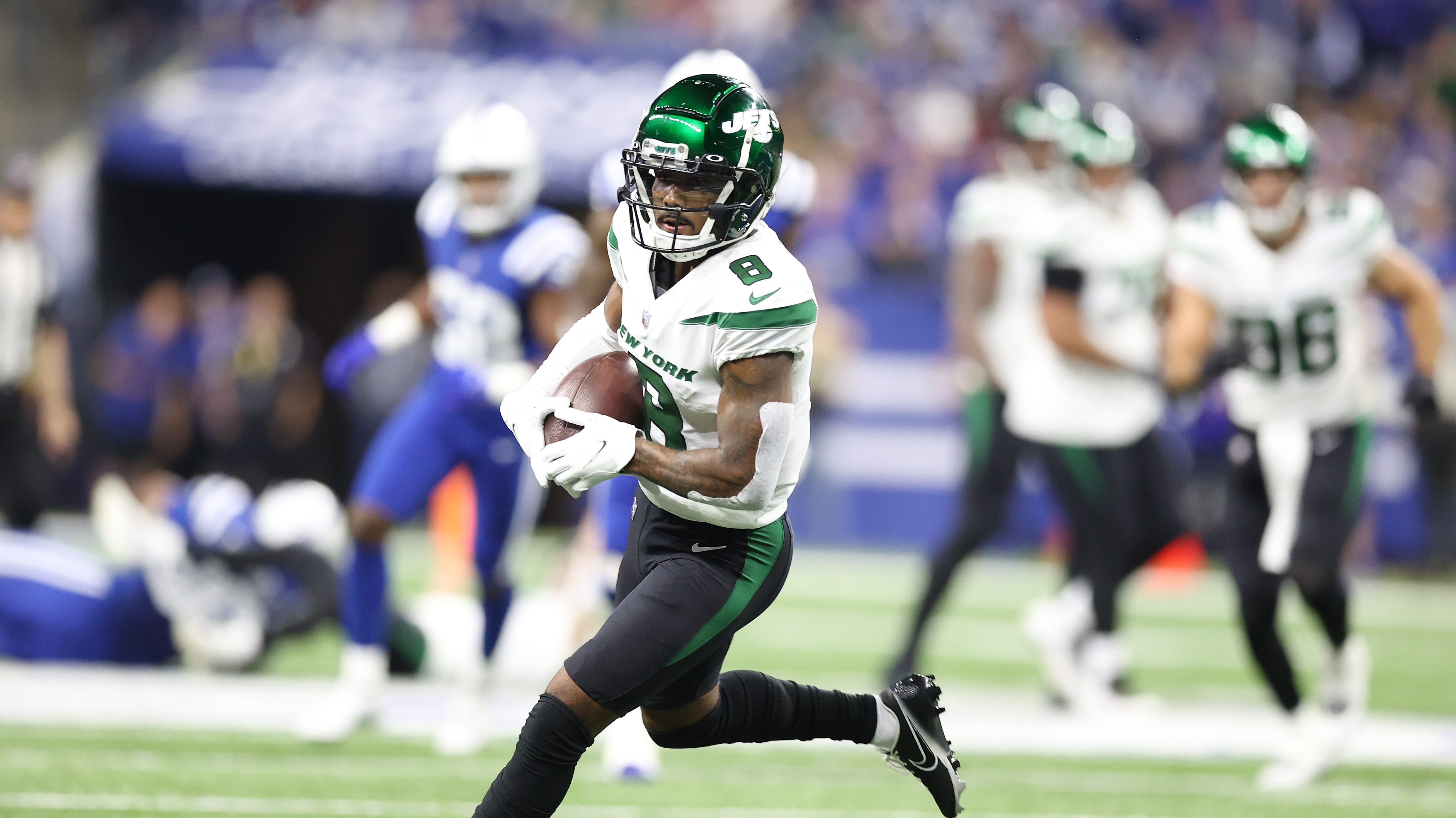 New York Jets wide receiver Elijah Moore makes eye-popping one