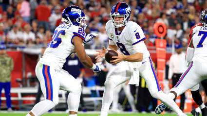 Key Members of Giants Offense Preparing For Season Together