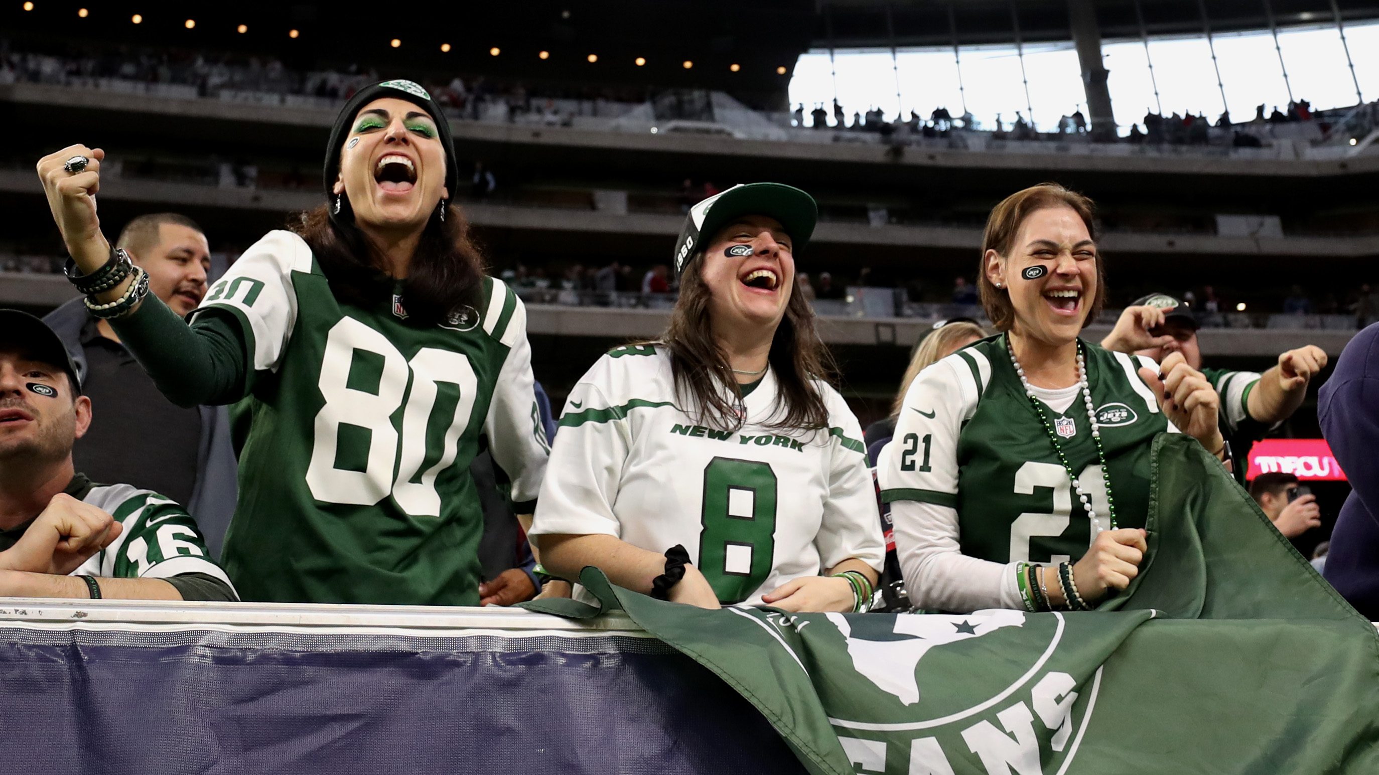 Jets Urged to Add Ex-Seahawks Pro Bowl OL Duane Brown