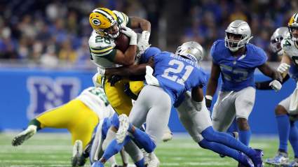 Lions Veteran Star Carted off, Ruled out With Early Injury vs. Vikings