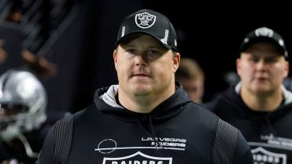 Raiders’ Derek Carr Sends Strong Message to Richie Incognito