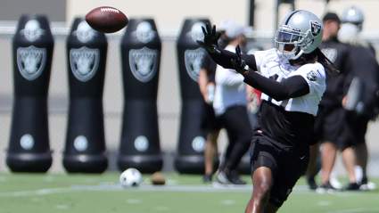 Raiders’ Davante Adams Reaches Feat No WR Has Since 2006