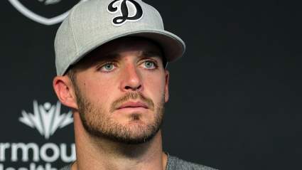 Legendary QB Stirs Controversy With Comments on Raiders’ Derek Carr