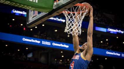 Former Warriors Guard Signs 2-Way Deal With Raptors