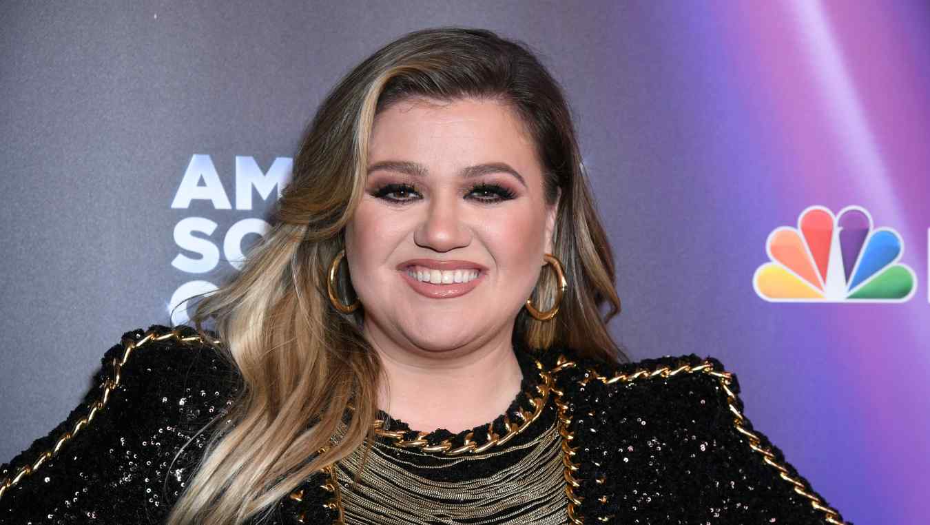 Kelly Clarkson House Tour Photos & Videos of Her Home