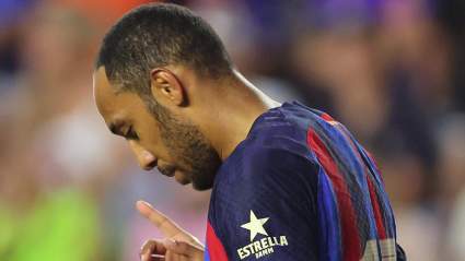 Barcelona Striker Aubameyang Responds to Chelsea Interest: Report