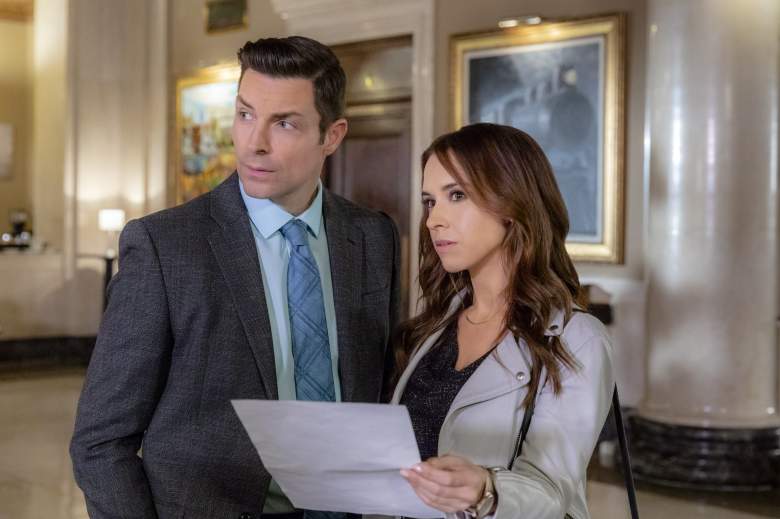 Brennan Elliott and Lacey Chabert on Crossword Mysteries' "A Puzzle to Die For."