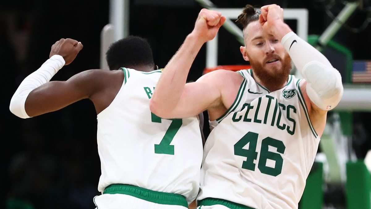 Aron Baynes signs new Celtics deal in NBA