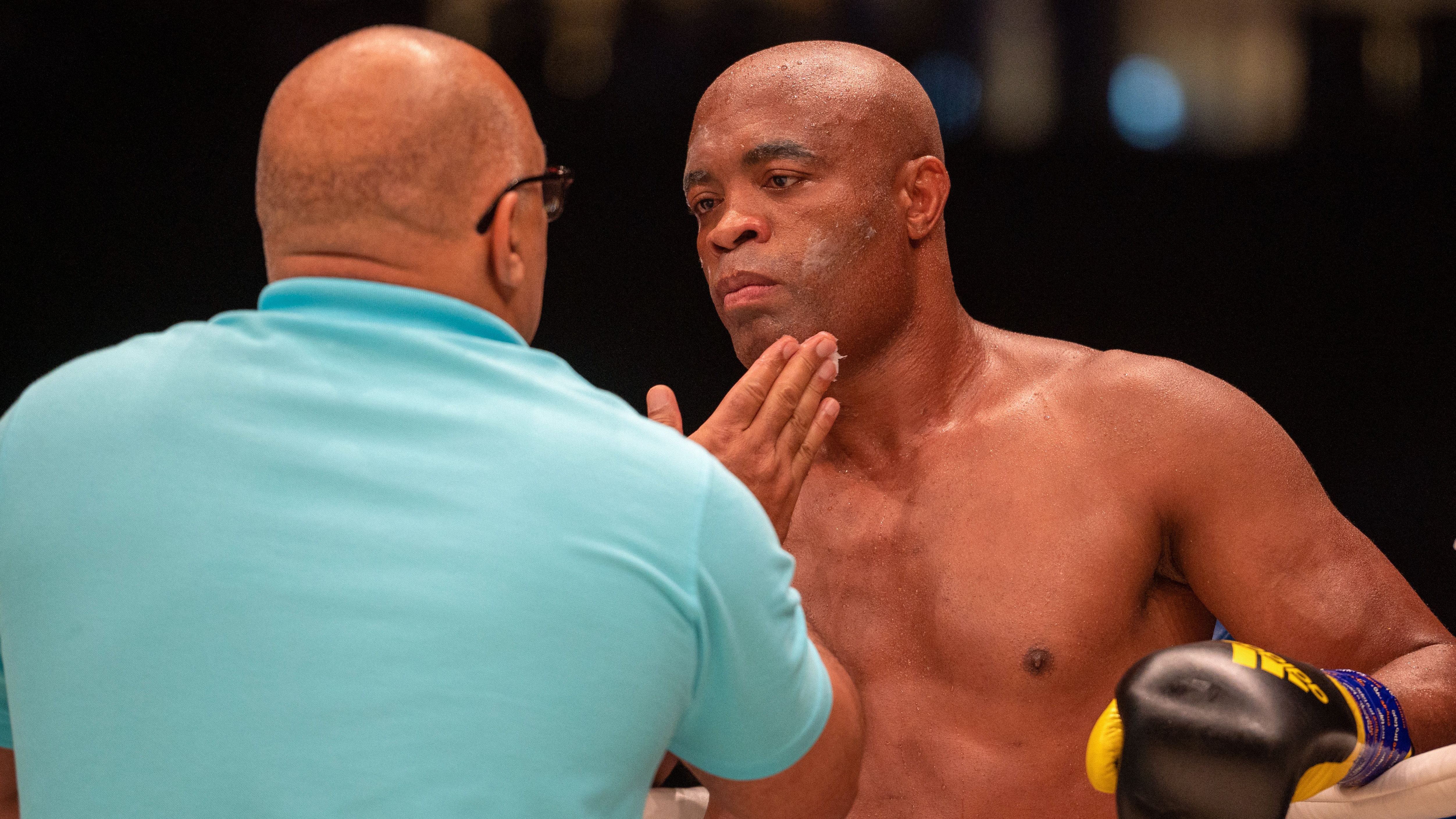 Pros react after Anderson Silva KO's Tito Ortiz