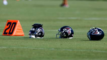 Falcons Re-Sign Stanford TE, Cut Veteran Tackle