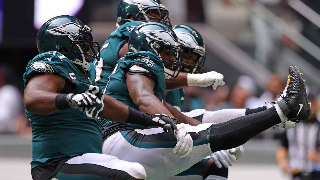 Eagles Pro Bowler Carted Off Field, Transported to Hospital