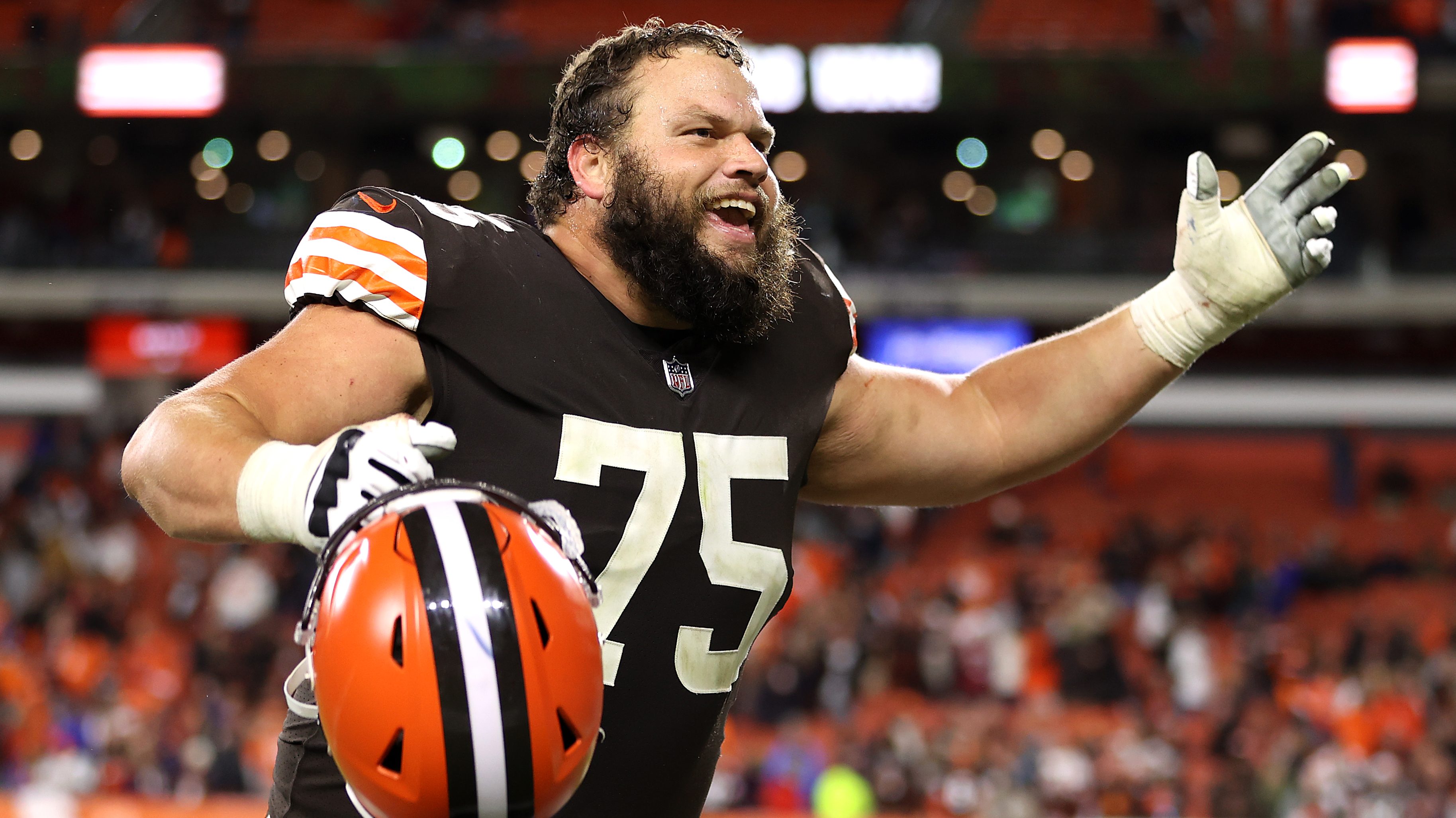 NFLPA president missing from rosters 'suspicious,' ex-Browns teammate Joel  Bitonio says