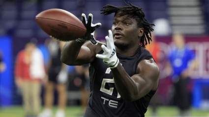 Former Bills Rookie Tight End Signs With AFC East Rival: Report