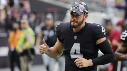 Legendary Cowboys WR Puts Raiders’ Derek Carr on Notice