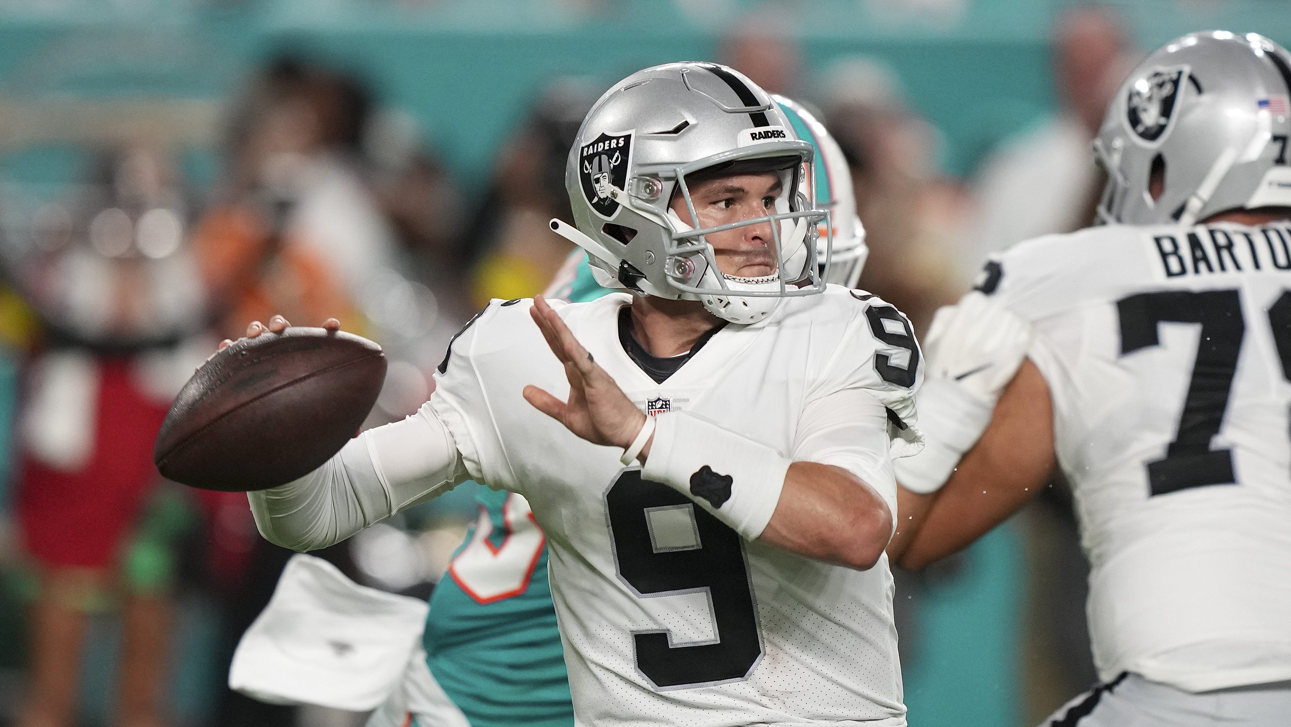 Watch: Kyle Shanahan clowns Deebo Samuel for shirtless photos