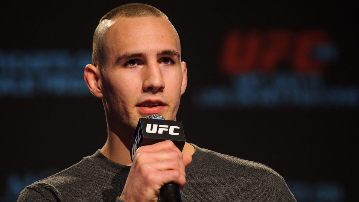 UFC Pioneer Rory MacDonald Announces Retirement After KO Loss   GettyImages 467542126 E1660500719747 