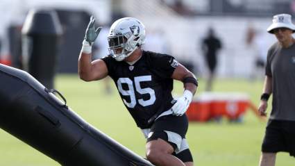 Chiefs Sign Ex-Raiders D-End, Waive 6-Year NFL Pro