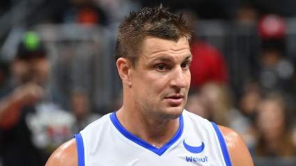 Rob Gronkowski Leaves Possible Hint at Return to Bucs: Analysis