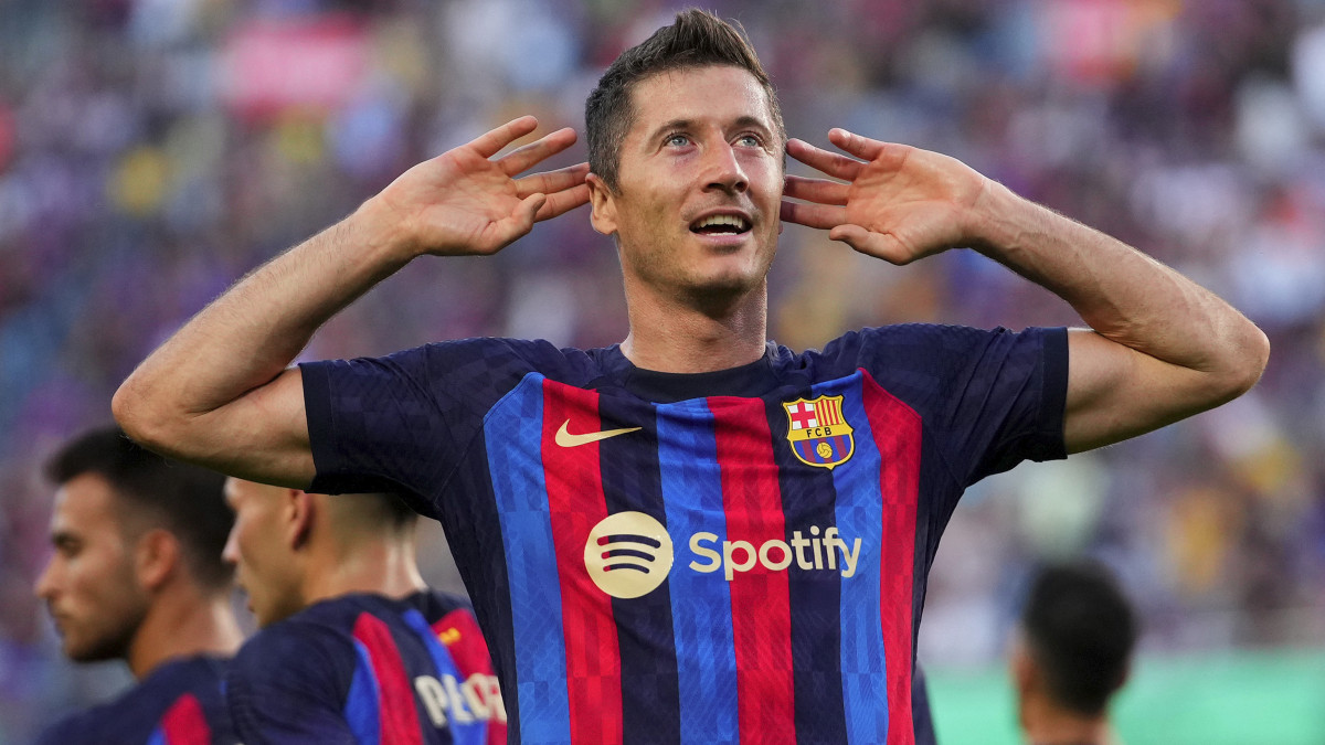 Robert Lewandowski Hurls Praise At Barcelona's Raphinha