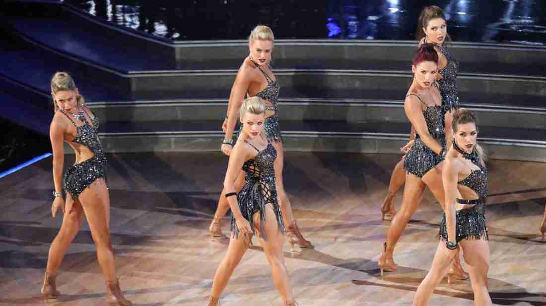 Dancer Teases Return to 'Dancing With the Stars'
