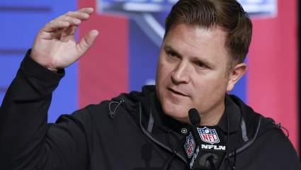 Packers Holding Off on Extension Talks With Star: Sources
