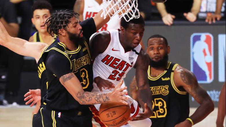 Kendrick Nunn (center) playing vs the Lakers while with the Miami Heat.