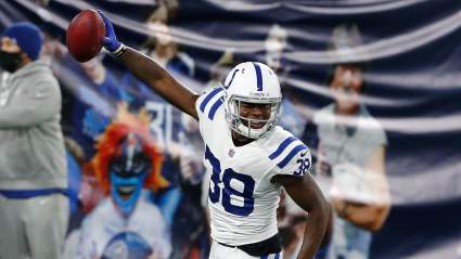 Ravens Sign Ex-Raiders, Browns Cornerback After Latest Injury