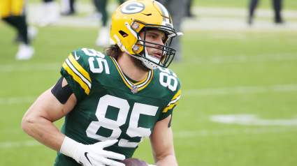 Packers’ Aaron Rodgers Sends Strong Message on Robert Tonyan