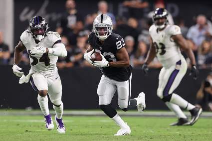 Ravens Announce Signing of 2 Veterans, Move 2 Rookies to IR