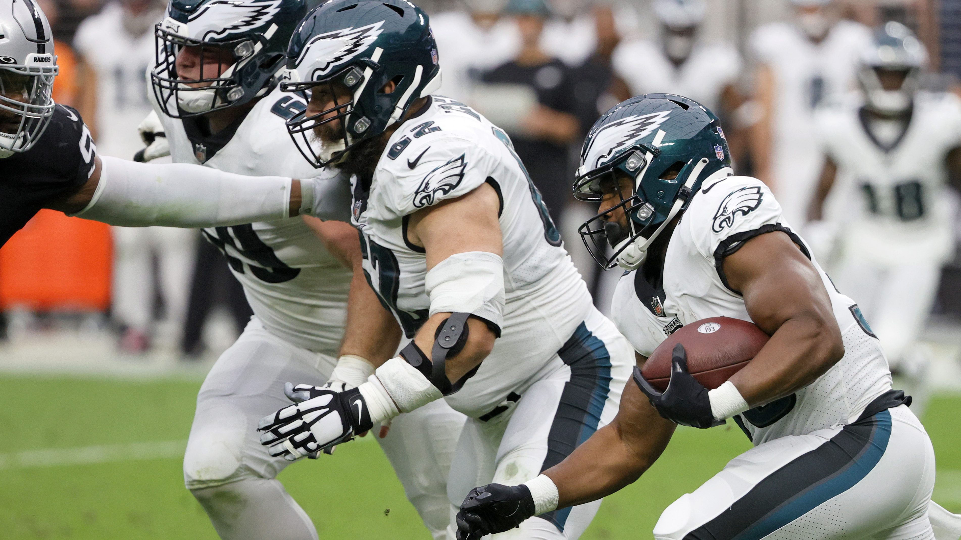 Eagles' Jason Kelce nearly breaks Philadelphia Union drum mallet before game