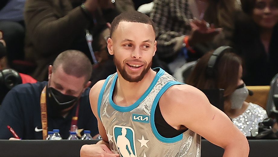 Warriors star Steph Curry earns degree from Davidson 13 years